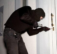 Risultati immagini per la serratura e il ladro